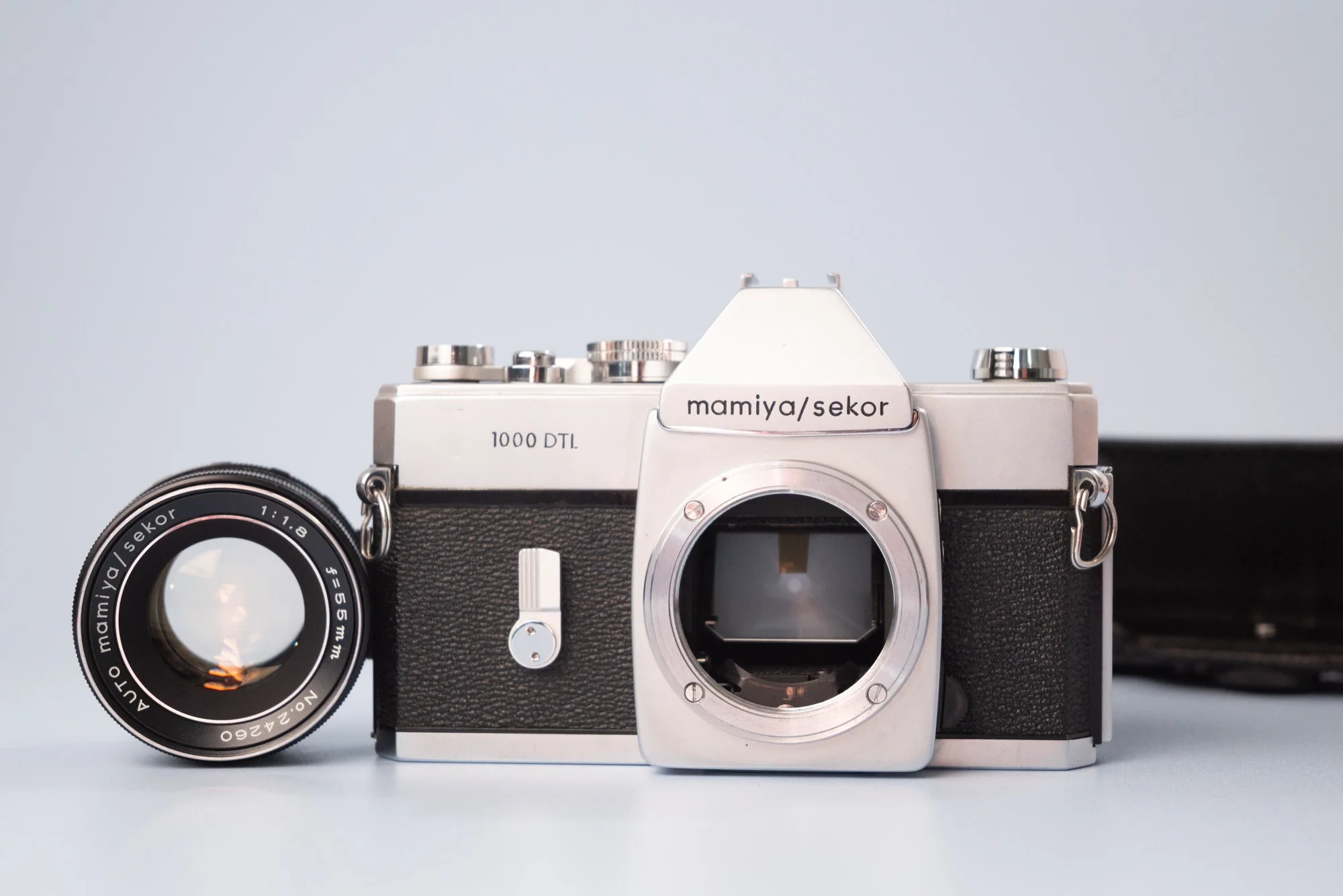 Mamiya Sekor 1000 DTL 35mm SLR Film Camera with Auto Mamiya Sekor